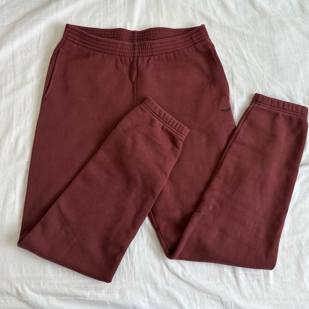 Aritzia maroon sweatpants